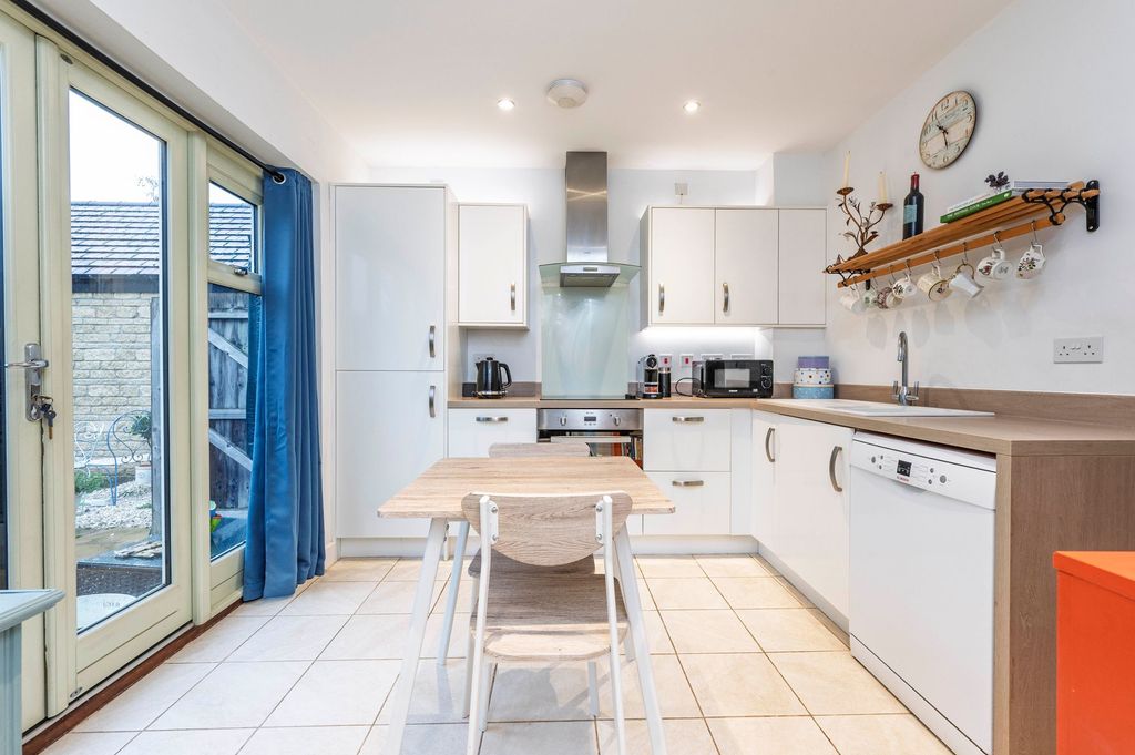 Property photo 2 of 22 Kitchen