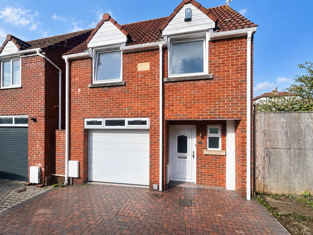 Property photo 1 of 26 Sunlit Red-Brick House And Driveway.Png