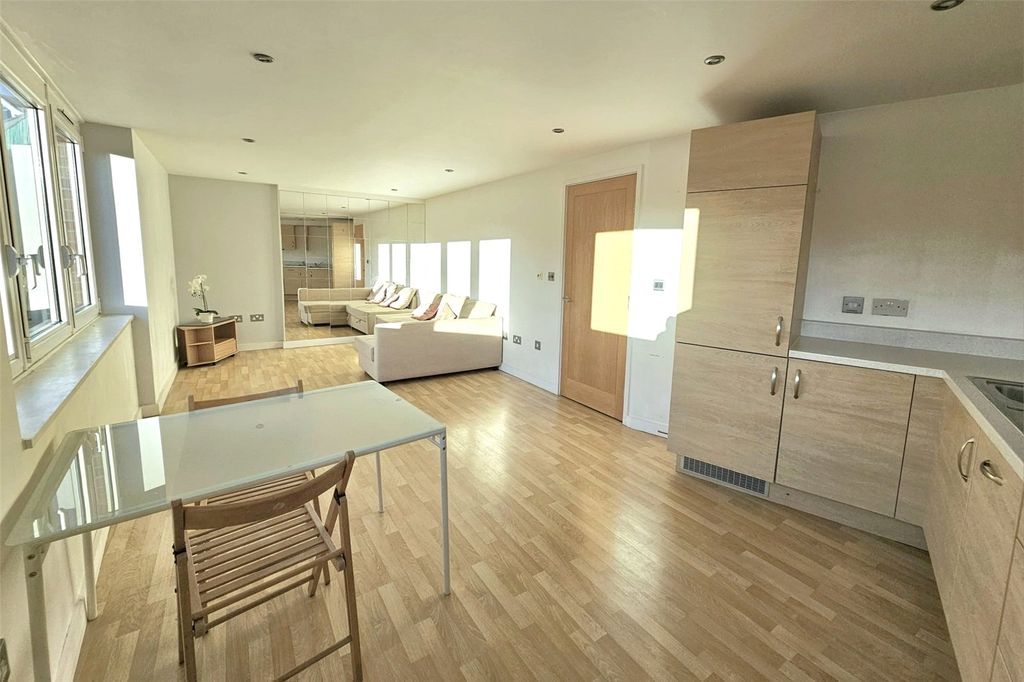 Property photo 2 of 9 Picture No. 04