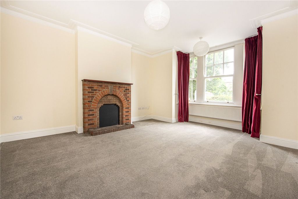 Property photo 3 of 16 4