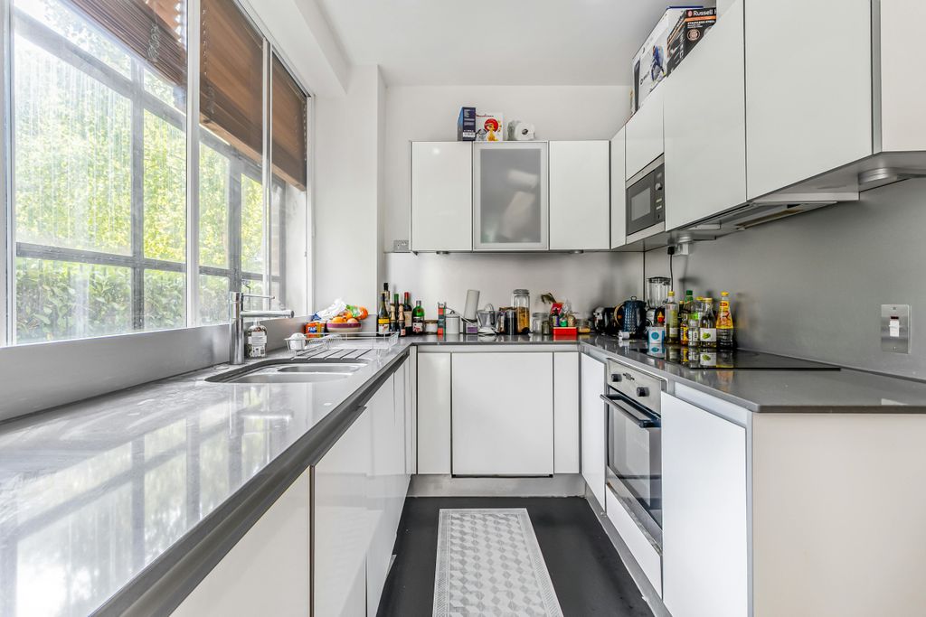 Property photo 3 of 16 Kitchen
