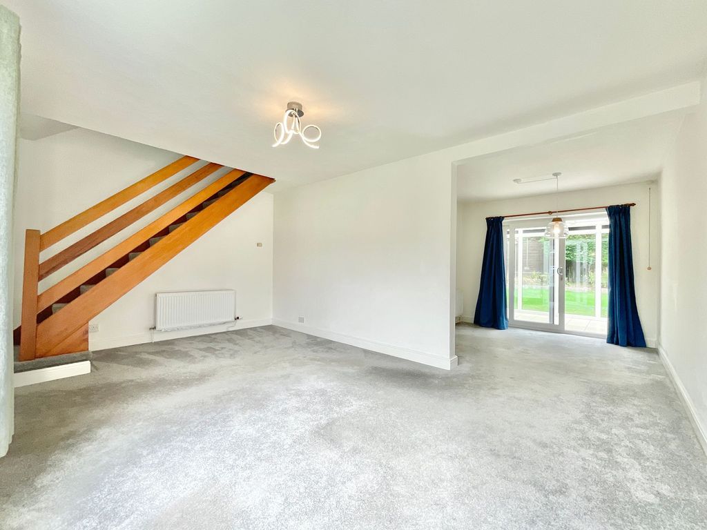 Property photo 2 of 32