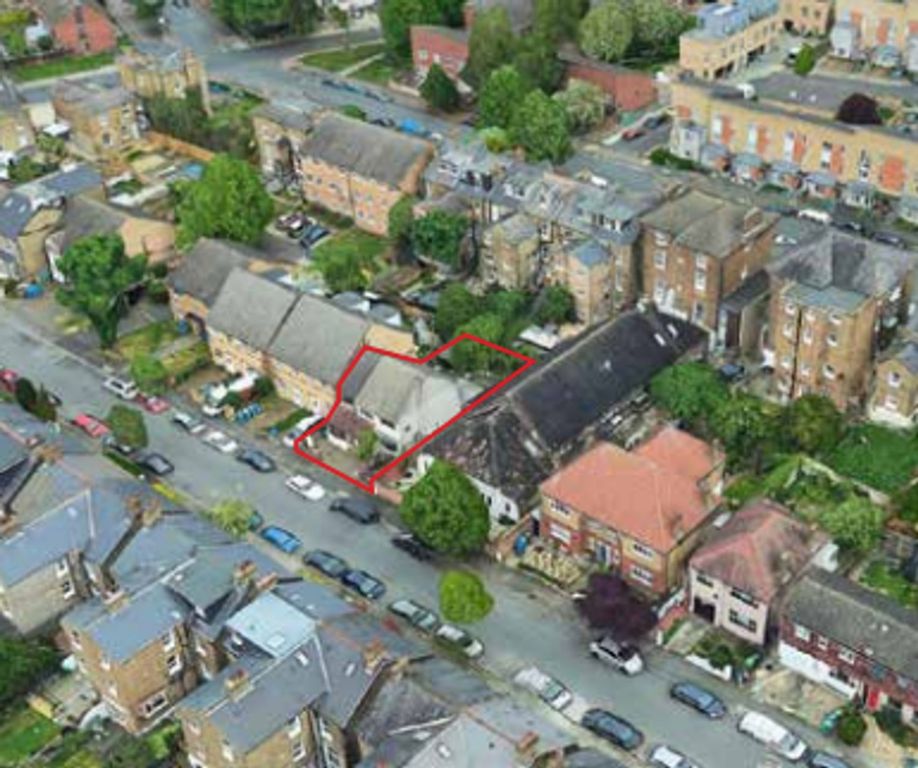 Property photo 3 of 11 Frontage