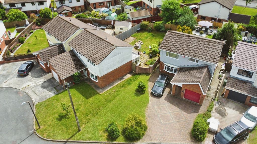Property photo 2 of 31 4219036