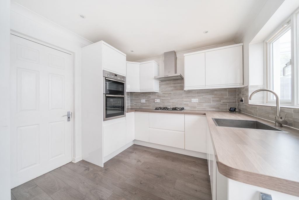 Property photo 2 of 20 1464842-20-6A0c28Acdd2F0-Arw