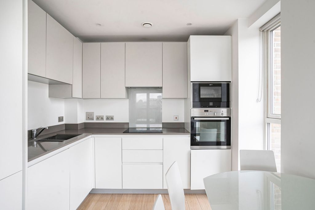 Property photo 1 of 18 Kitchen