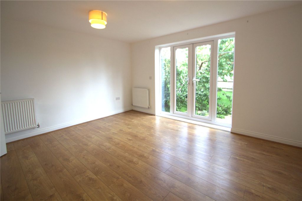 Property photo 3 of 12 Picture No. 25
