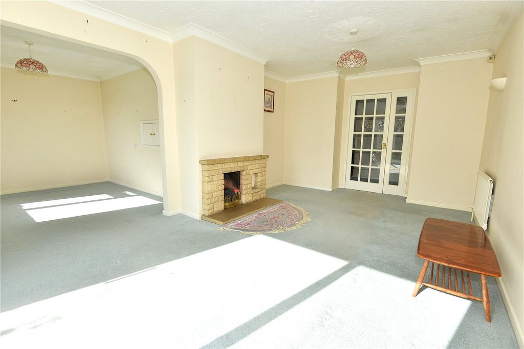 Property photo 3 of 14 Sitting Room