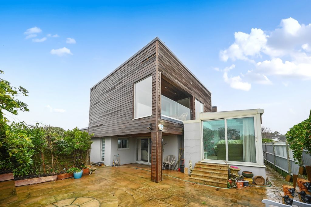 Property photo 2 of 57 Picture No. 64