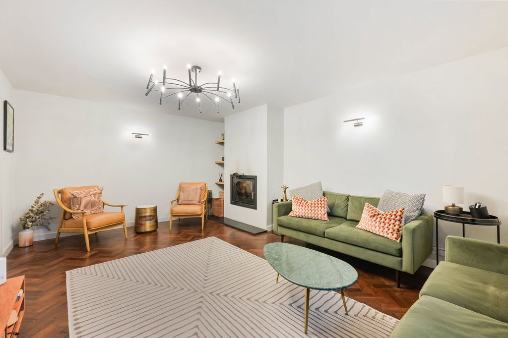 Property photo 3 of 24