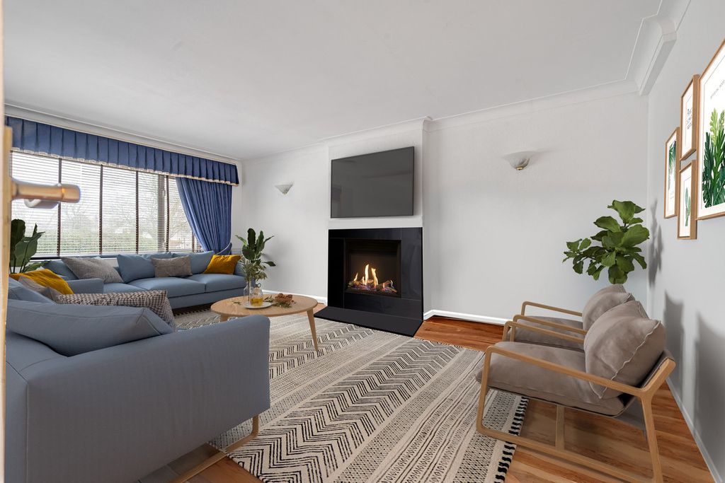 Property photo 2 of 18