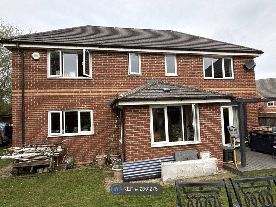 Property photo 2 of 33