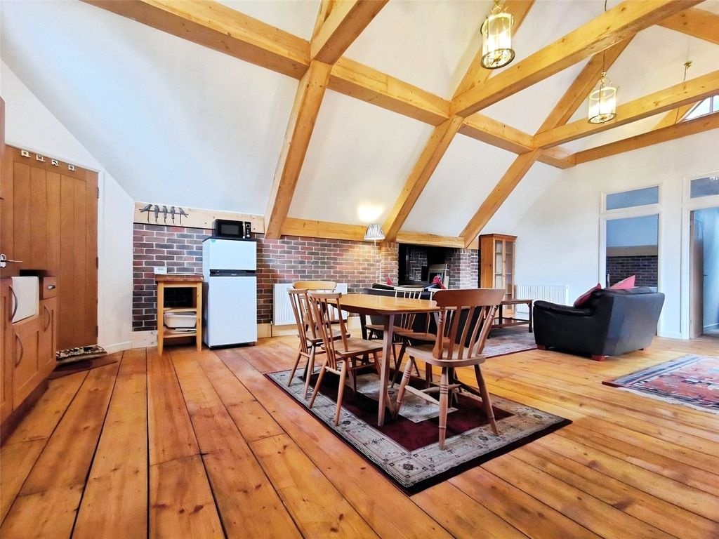 Property photo 2 of 9 Picture No. 08
