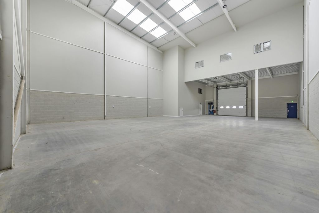Property photo 2 of 9 894756 5.Jpg