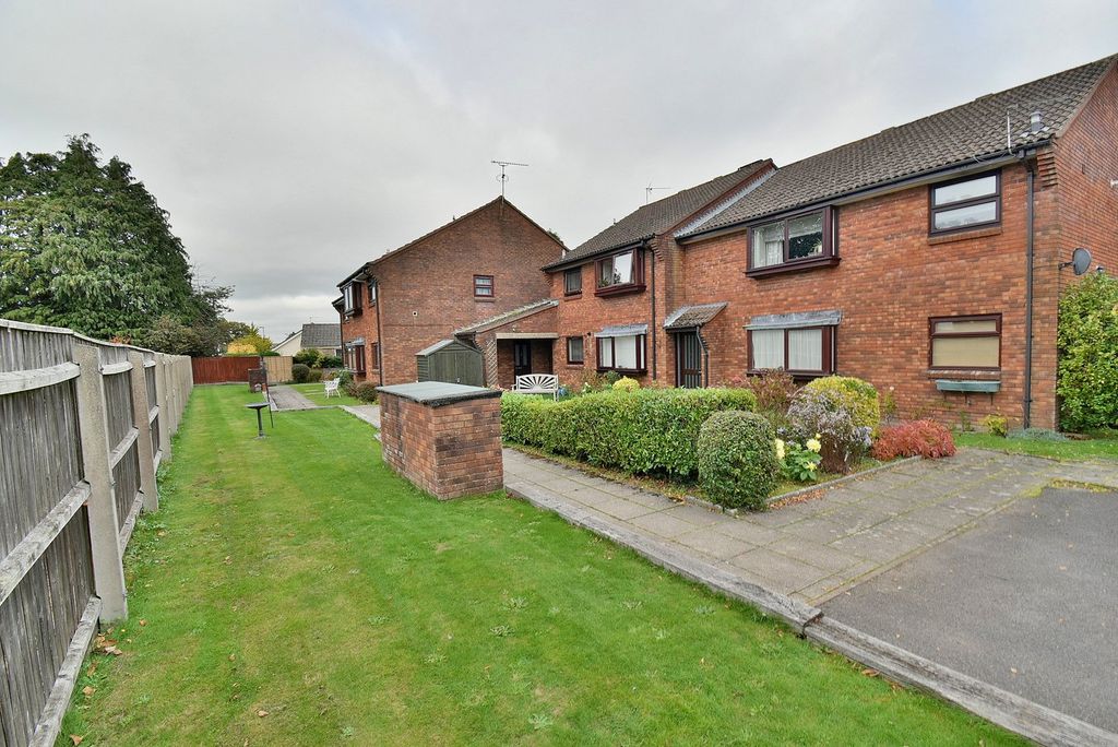 Property photo 2 of 11