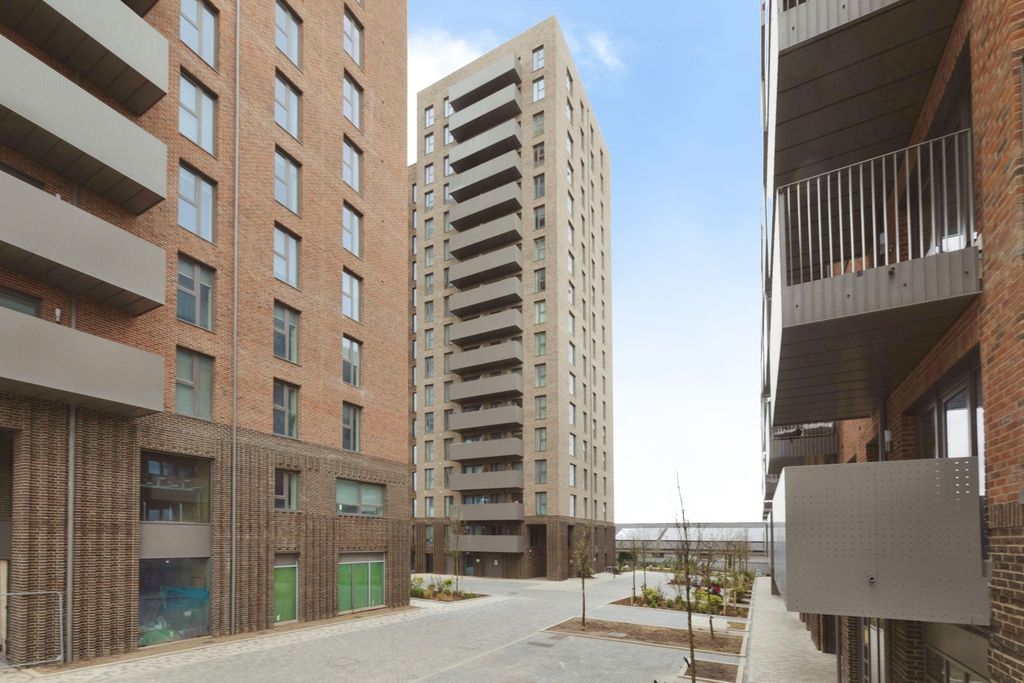 Property photo 1 of 21 Pbox-Img.Jpg