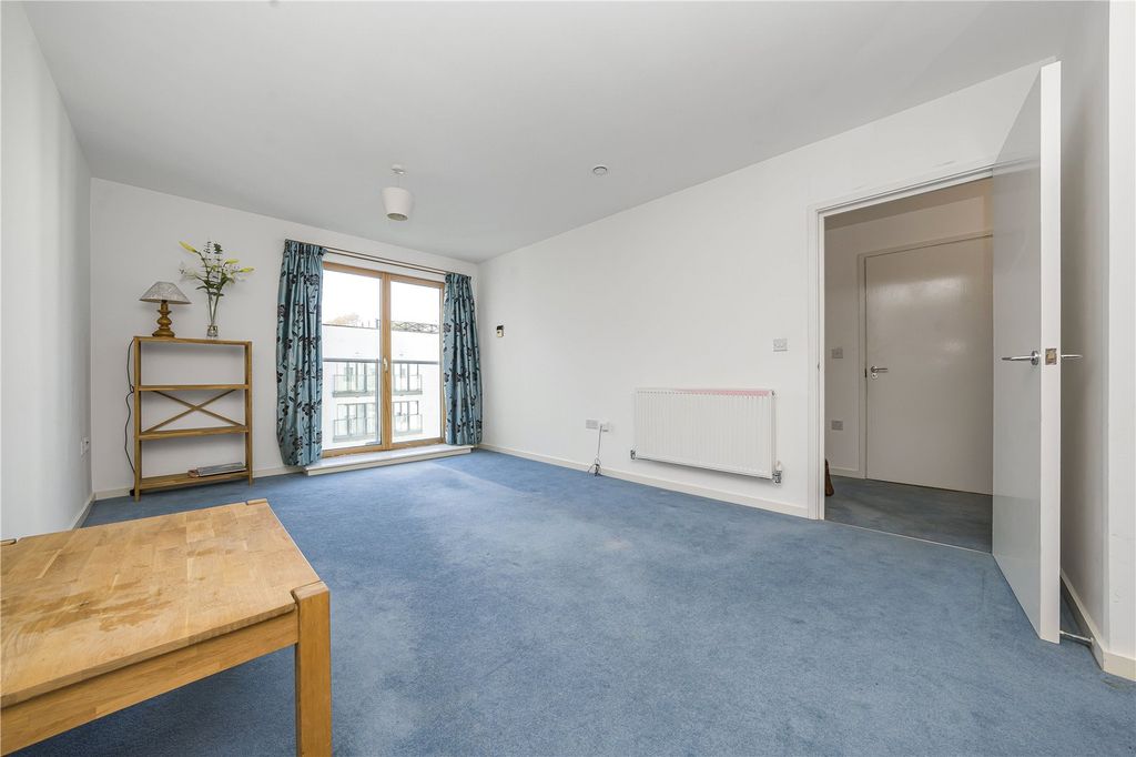 Property photo 2 of 12 Picture No. 17