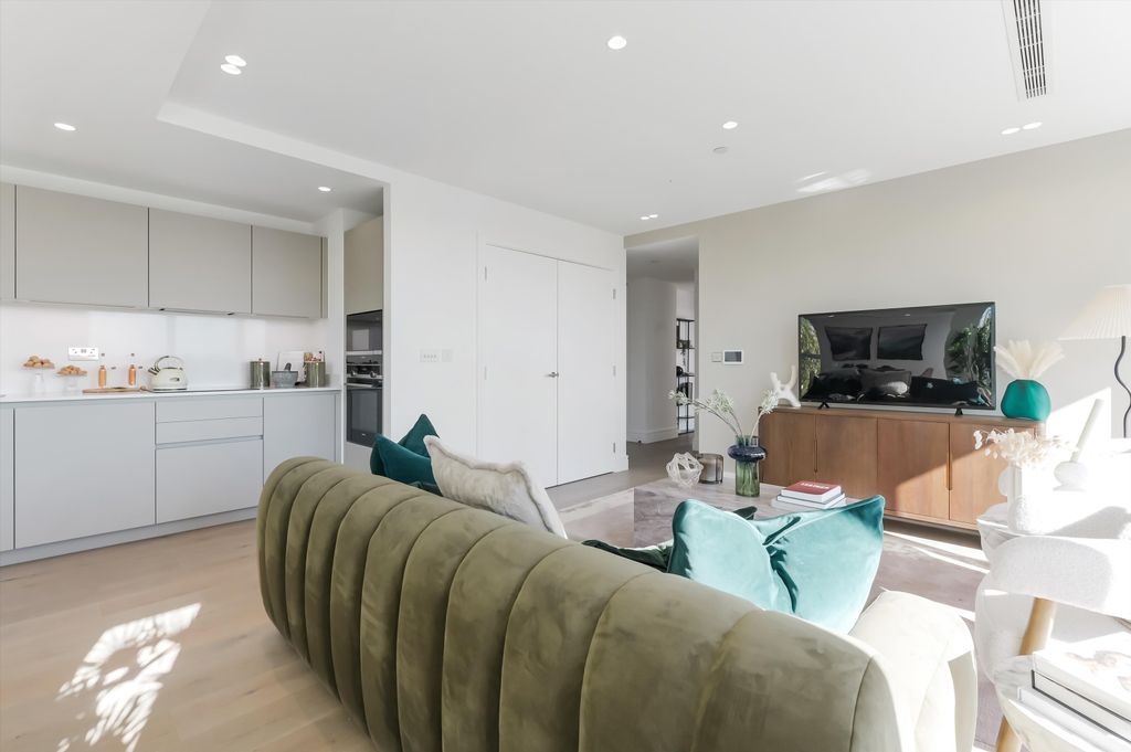 Property photo 2 of 15 Image