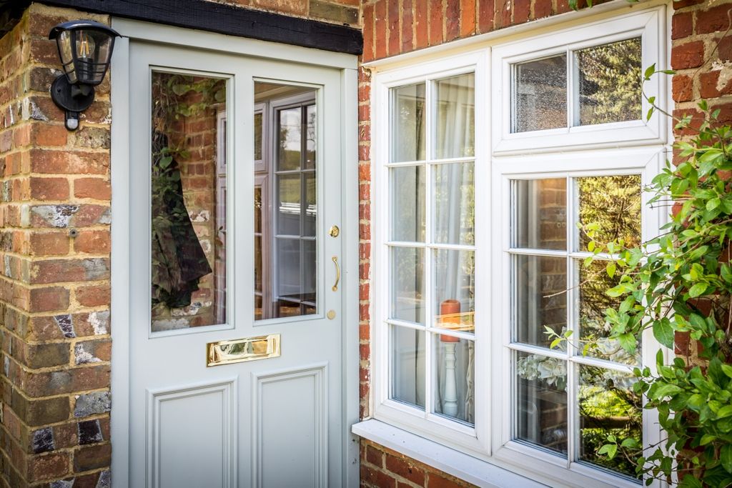 Property photo 2 of 13 2 Fairview Cottag...