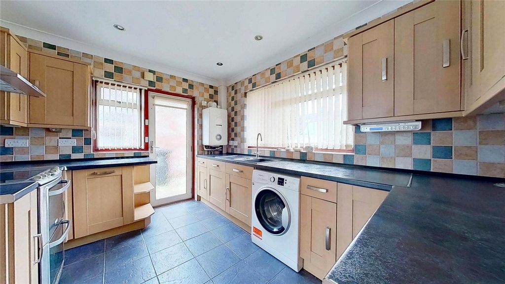 Property photo 3 of 10 Picture No. 13