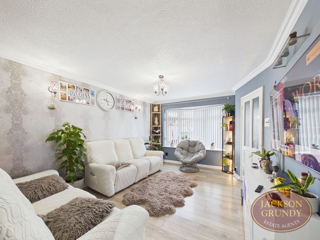 Property photo 2 of 17 Wysall Road