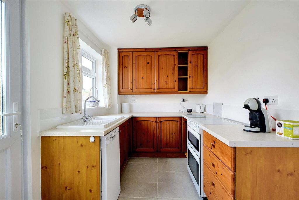 Property photo 3 of 13 Kitchen