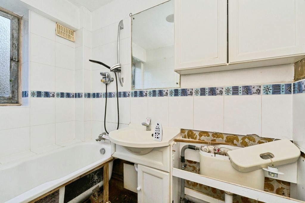 Property photo 3 of 17 Pbox-Img.Jpg