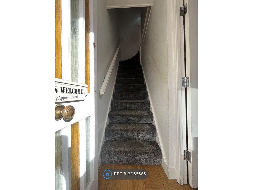 Property photo 3 of 32