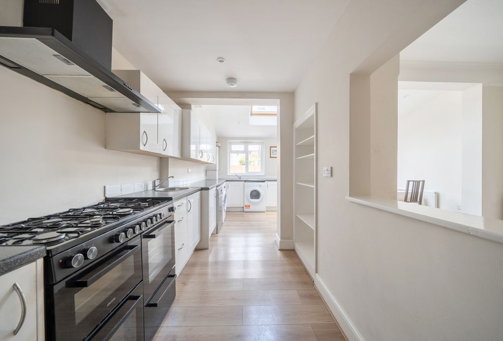 Property photo 2 of 23 1466248-15-6A0dc9...