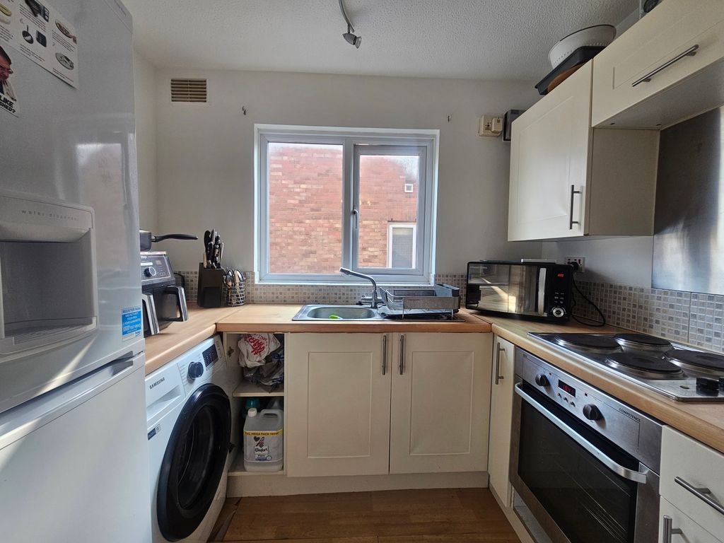 Property photo 2 of 12 Picture No. 16