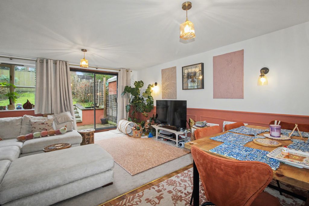 Property photo 3 of 21