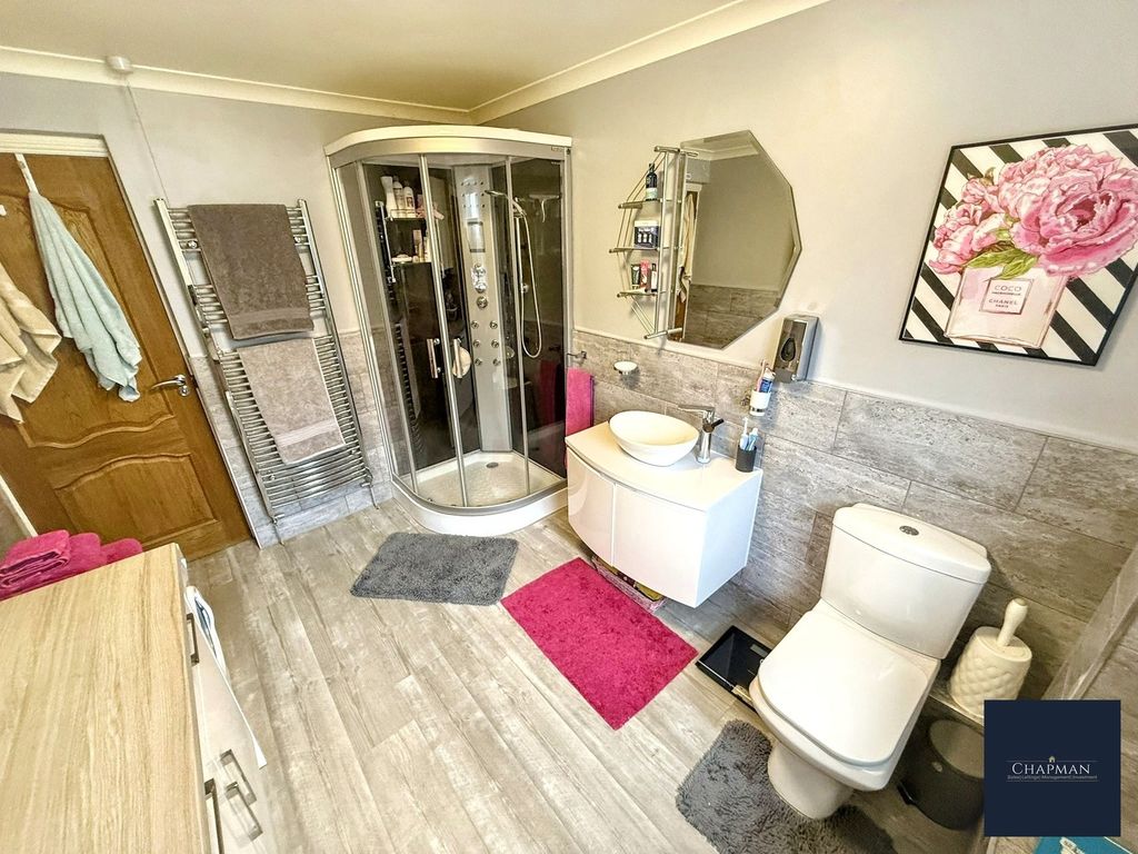 Property photo 3 of 24