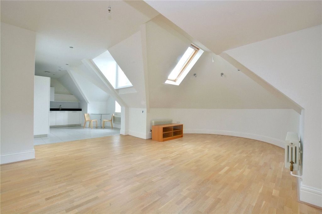 Property photo 2 of 16 Picture No. 06