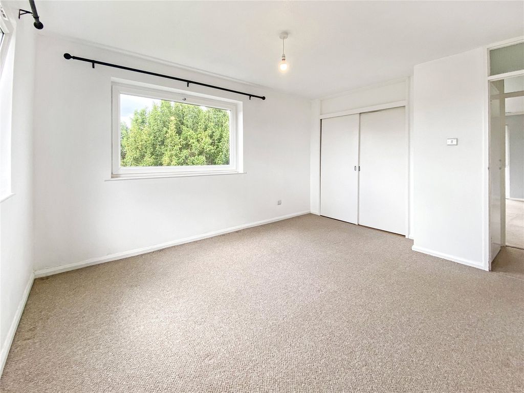 Property photo 3 of 8 Picture No. 21