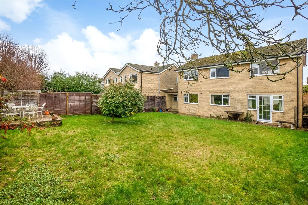 Property photo 2 of 15 Picture No. 11