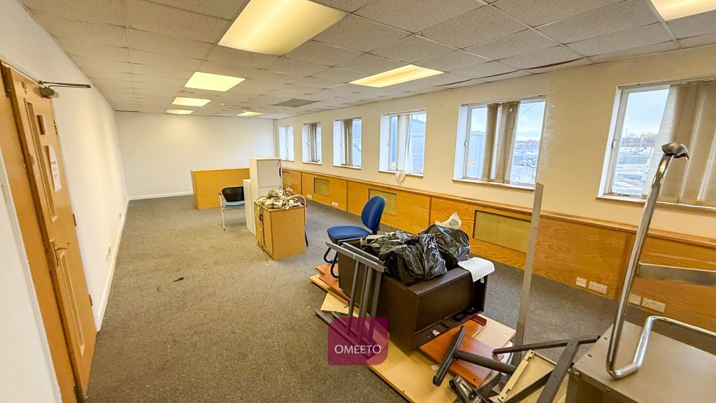 Property photo 3 of 5 Office