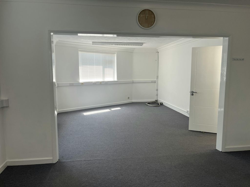 Property photo 3 of 11 Web Img_0776.Jpg