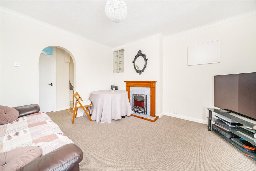 Property photo 3 of 5