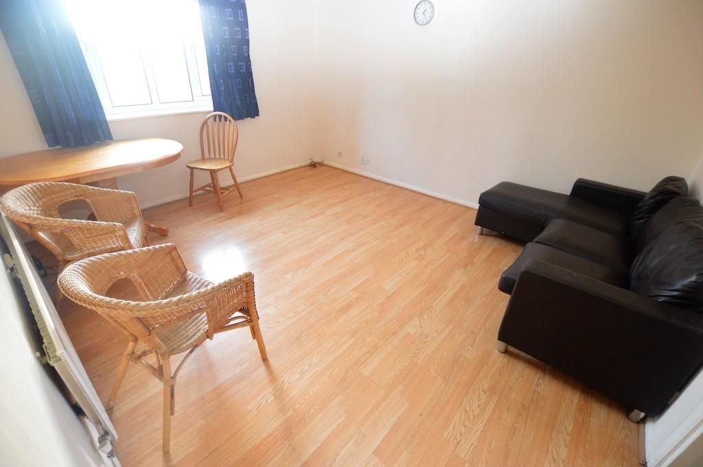 Property photo 3 of 14 Living Room