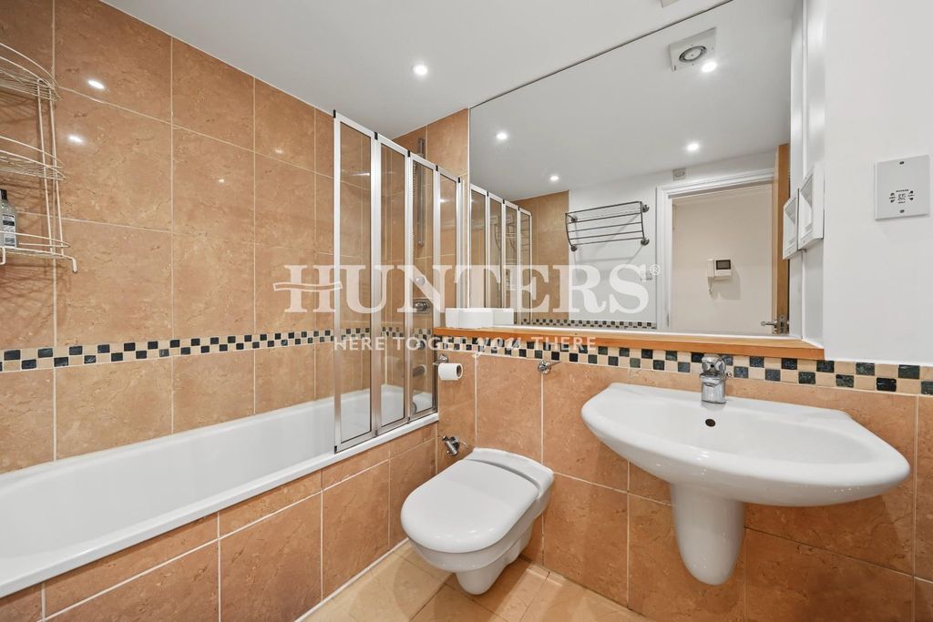 Property photo 3 of 8 Bathroom