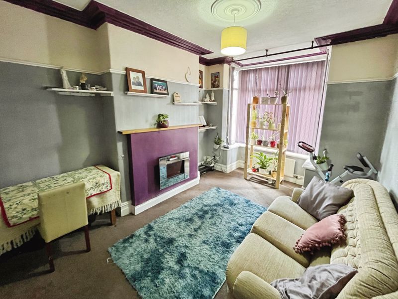 Property photo 2 of 12 Lounge