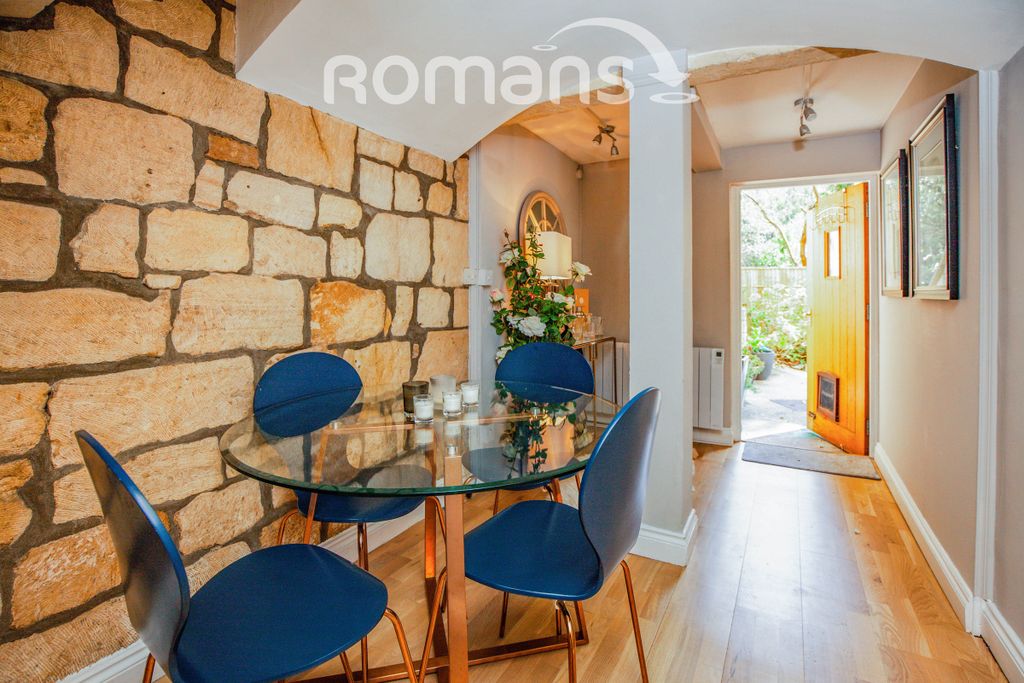 Property photo 3 of 11 3