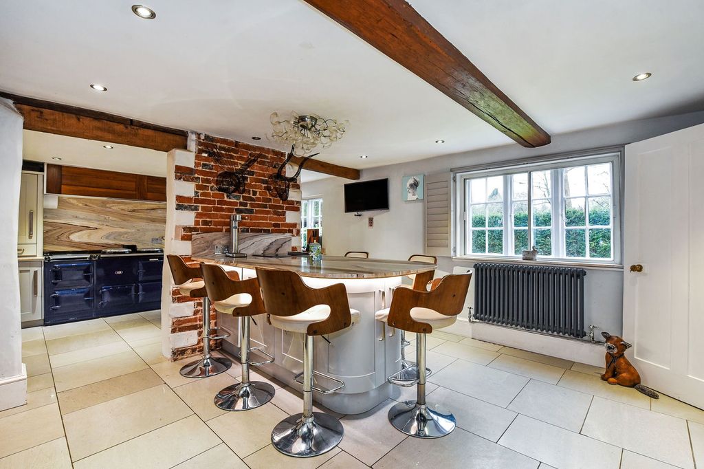 Property photo 2 of 37