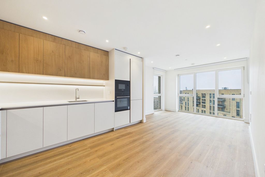 Property photo 1 of 44