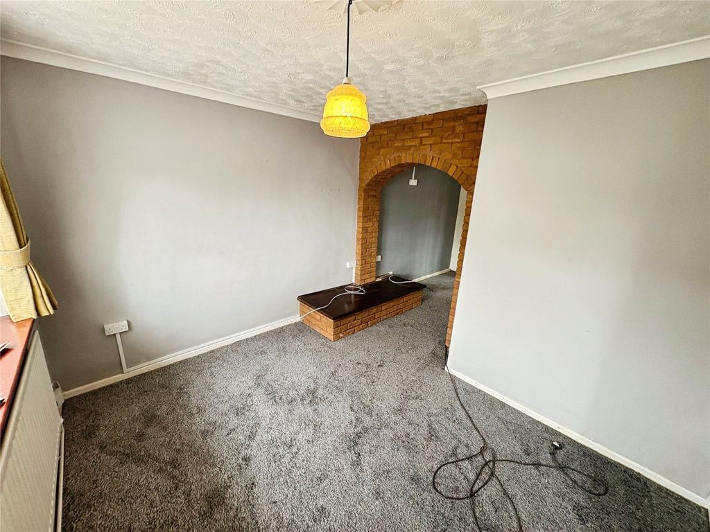Property photo 2 of 6 Living Room