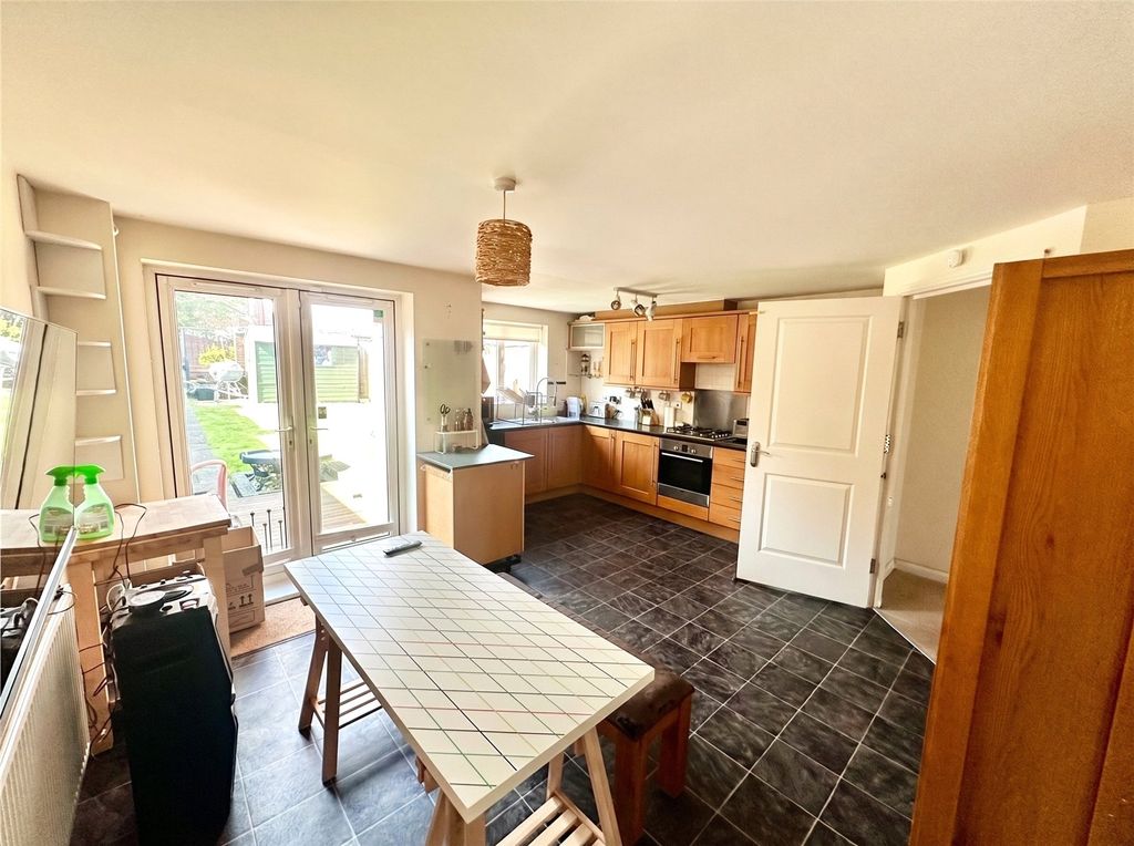 Property photo 2 of 16 Picture No. 36