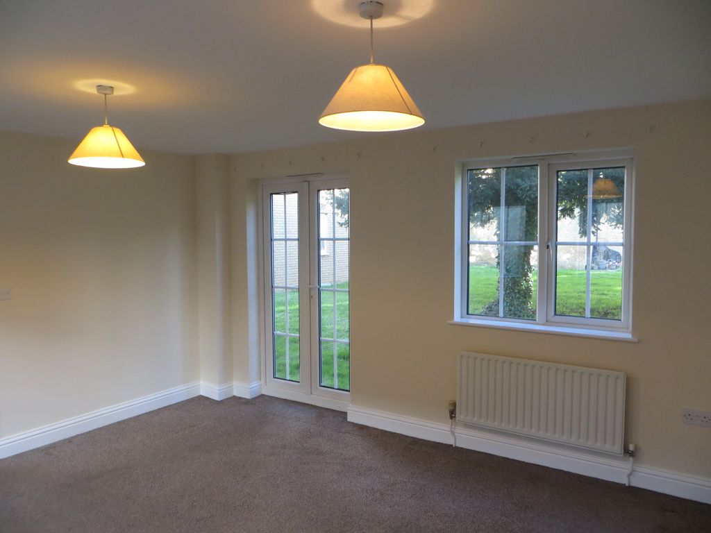 Property photo 3 of 14 Living Room