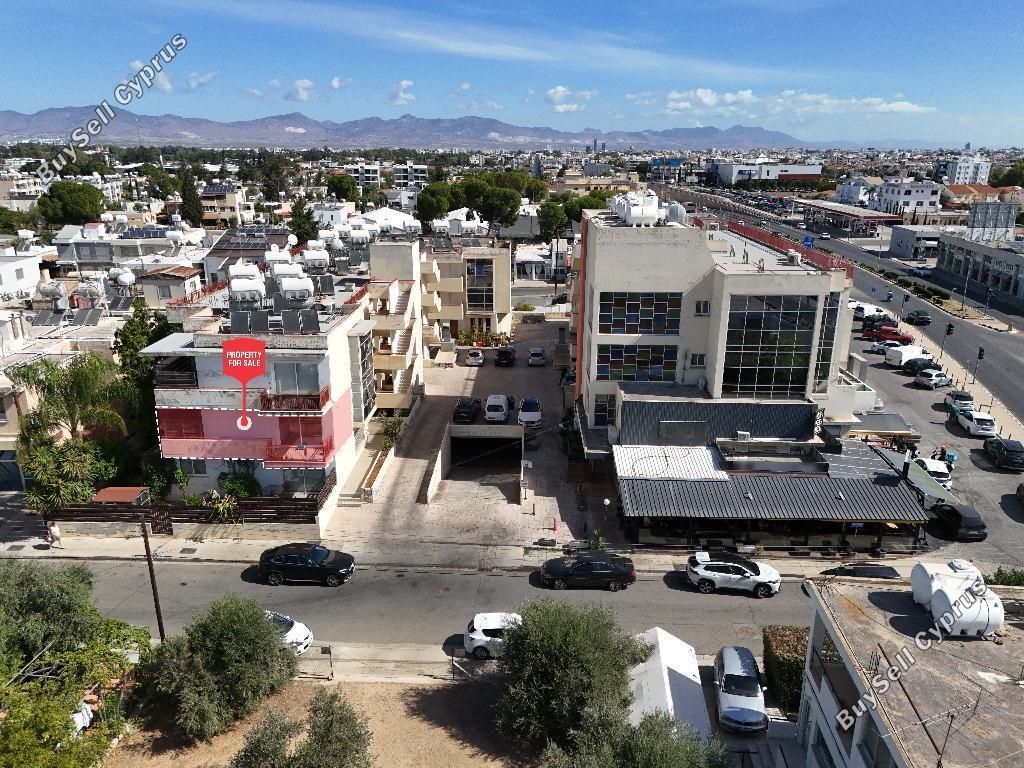 Property photo 2 of 27