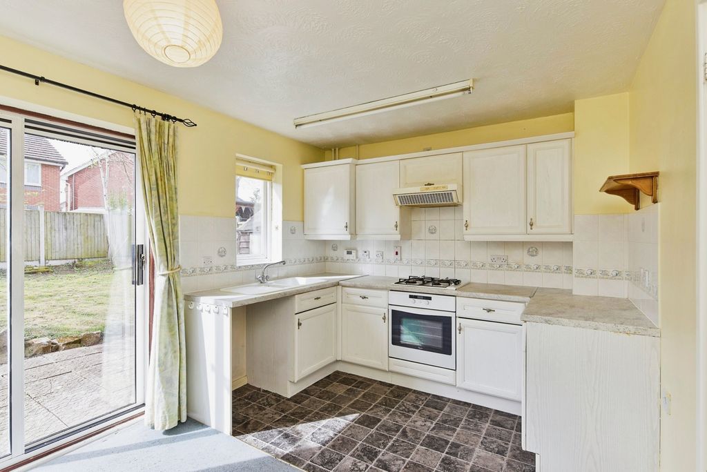 Property photo 2 of 17 Kitchen Diner