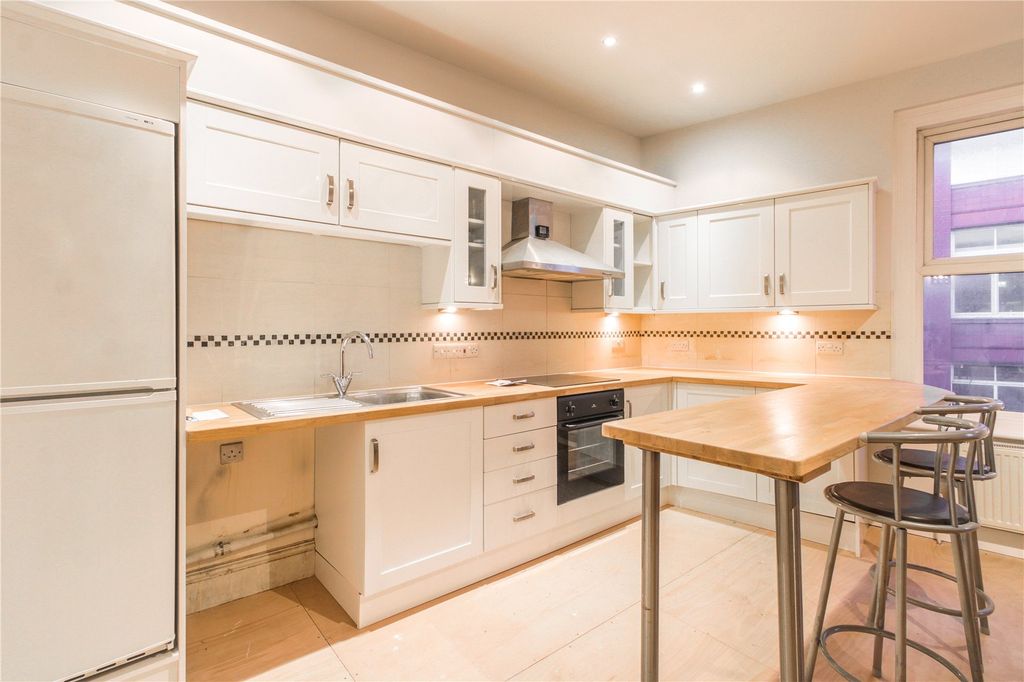 Property photo 1 of 10 Picture No. 12